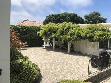 Main picture of 283 Lighthouse Ave