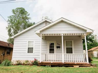Main picture of 420 Vetter Ln