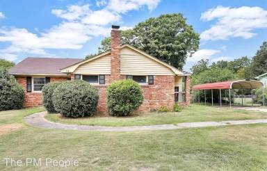Main picture of 34 Fleetwood Dr