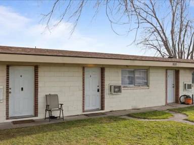Main picture of 800 N Irving St