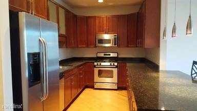 Main picture of 2027 W Division St