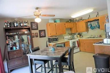 Main picture of 220 Leighton Dr