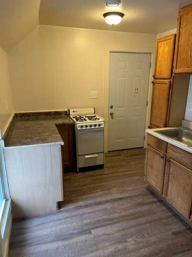 Main picture of 802 Elm St