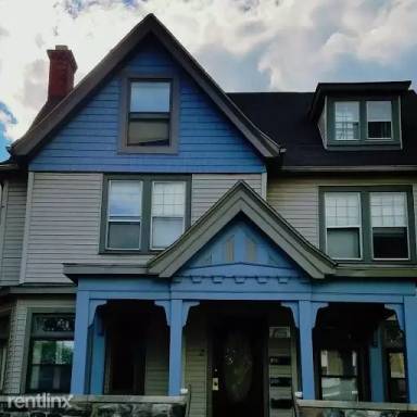 Main picture of 910 S State St