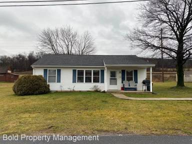 Main picture of 456 W Oak Ave