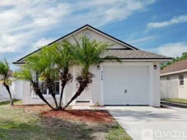 Main picture of 9624 Hollyhill Dr