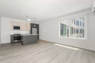 Main picture of 670 W Ohio St