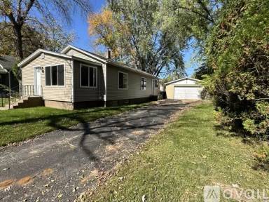 Main picture of 140 Island Ave