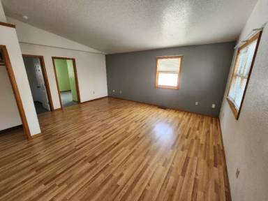 Main picture of 60 Frank Rd