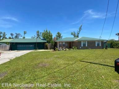 Main picture of 6625 Chipewa St