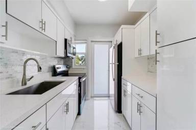 Main picture of 641 Espanola Way