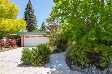 Main picture of 600 Bryson Ave