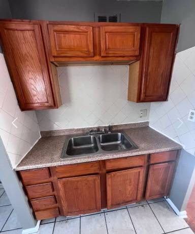 Main picture of 12814 Erwin Ave