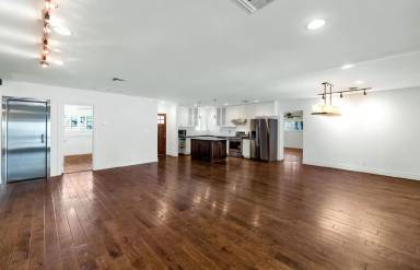 Main picture of 4835 N 30th Pl