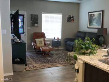 Main picture of 7081 Meridian St