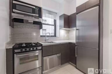 Main picture of 251 E 61st St