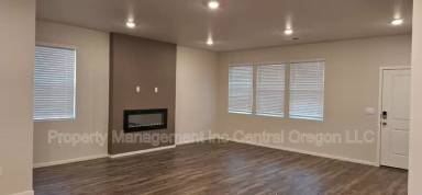 Main picture of 1454 NE Boxcar Dr