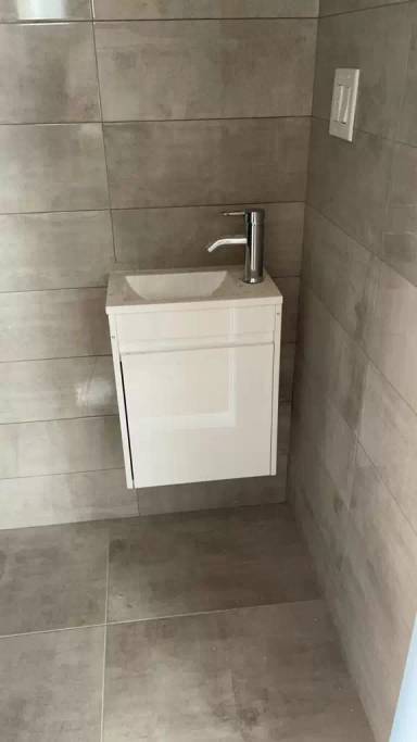 Main picture of 738 Lyons Ave