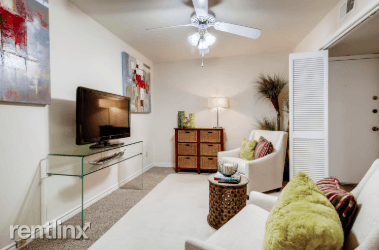 Main picture of Parkway Lane Condominiums
