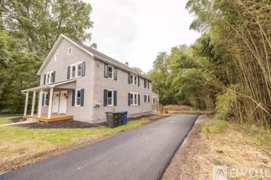 Main picture of 450 N Guthriesville Rd
