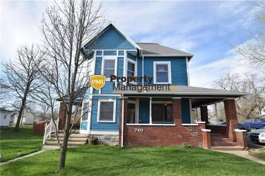Main picture of 740 E State St