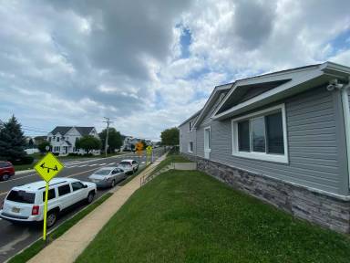 Main picture of 501 Lake Ter