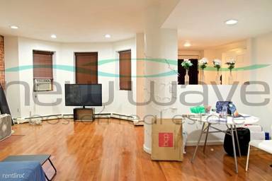 Main picture of 390 Riverway