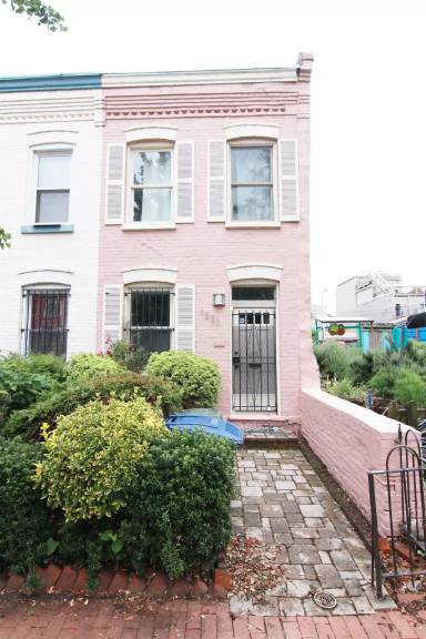 Main picture of 1533 Marion St NW