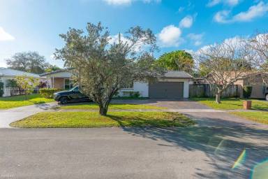 Main picture of 4608 Harrison St