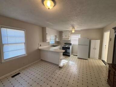 Main picture of 2211 1st Ave