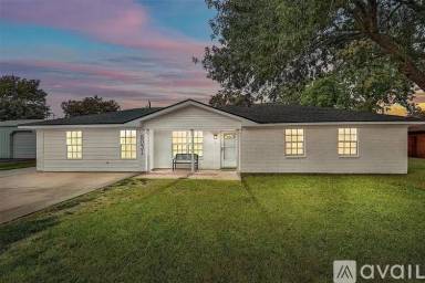 Main picture of 8031 Bayside Dr