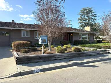 Main picture of 1204 Lisa Ln