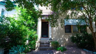 Main picture of 3304 Helms St