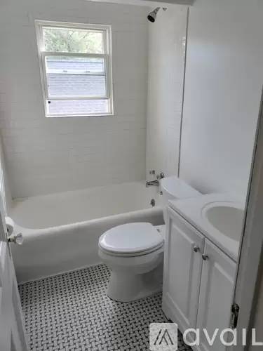 Main picture of 2030 Farnham Rd