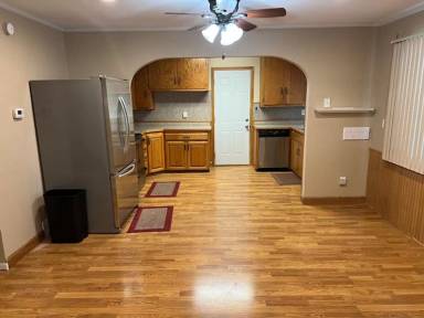 Main picture of 2316 E Broadway Ave