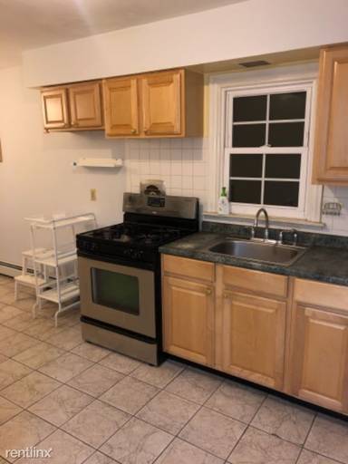 Main picture of 5706 Broadway