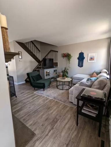 Main picture of 3112 Stanford Rd