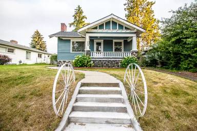 Main picture of 330 E 30th Ave