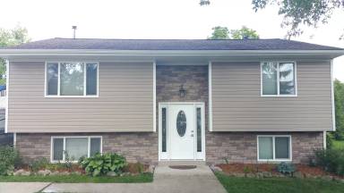 Main picture of 9028 Garfield Dr