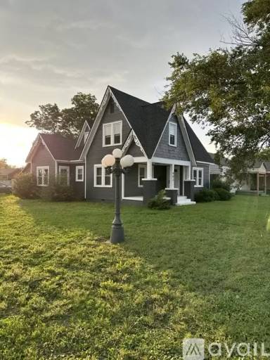 Main picture of 401 N Julian St