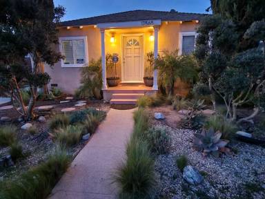Main picture of 17565 Bullock St