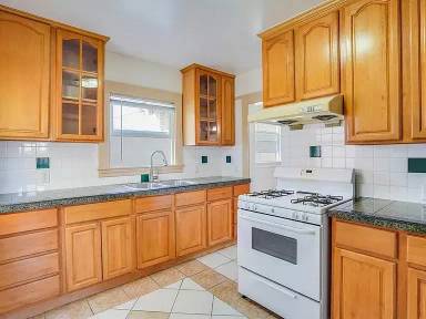 Main picture of 315 E 15th St