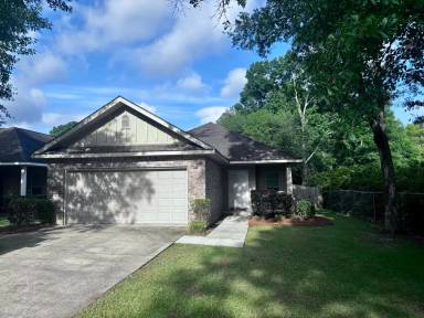 Main picture of 604 Skyline Dr W