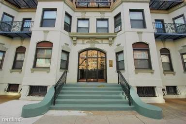 Main picture of 52 Westland Ave