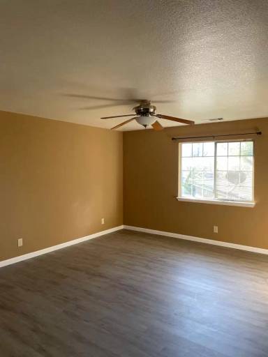 Main picture of 1149 North Blvd