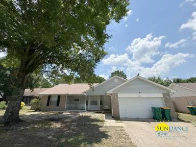 Main picture of 2831 Geronimo Dr
