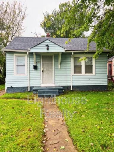 Main picture of 4954 Pennsylvania St