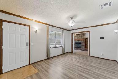 Main picture of 3401 E Noble Dr