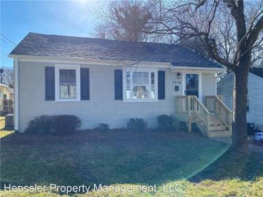 Main picture of 1030 W Bank St