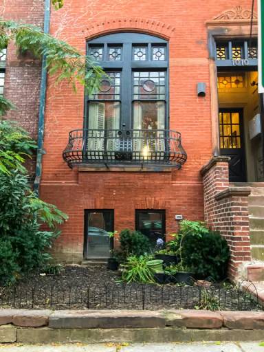 Main picture of 1010 N Calvert St